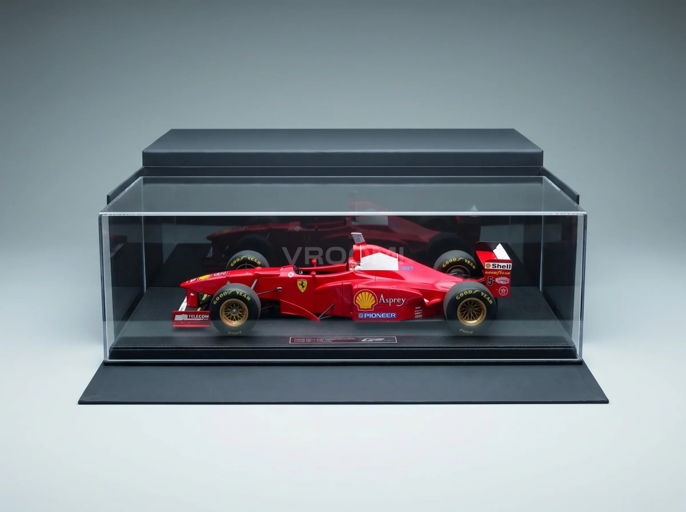 FERRARI - F1 F310B TEAM SCUDERIA FERRARI N. 5 VINCITORE DEL GP DEL GIAPPONE 1997 MICHAEL SCHUMACHER - ROSSO BIANCO Vroomi Scale modellini