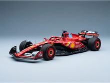 Rotes Ferrari-Formel-1-Modellauto im Maßstab 1:1 mit den Sponsorenlogos von Shell und HP, präsentiert für Vroomi-Sammler.