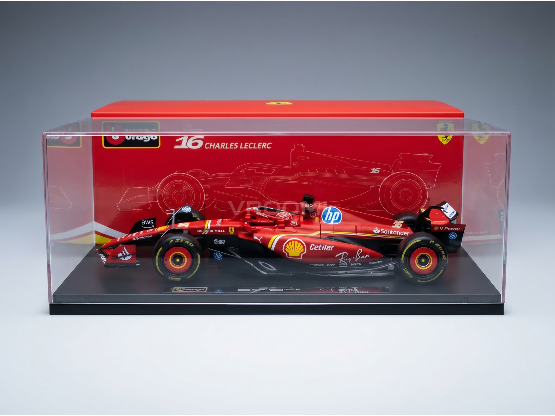 Maqueta a escala de un Ferrari F1 rojo de Charles Leclerc, n.º 16, expuesta en una vitrina transparente — Vroomi