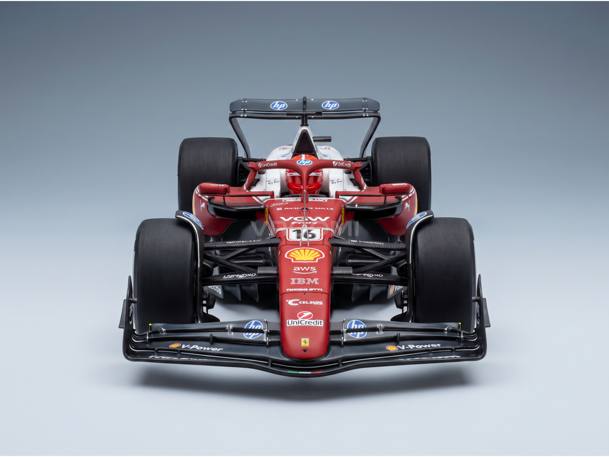 Voiture miniature de course Ferrari F1 SF-25 rouge et blanche avec logos Shell, IBM et HP, GP de Monza 2025