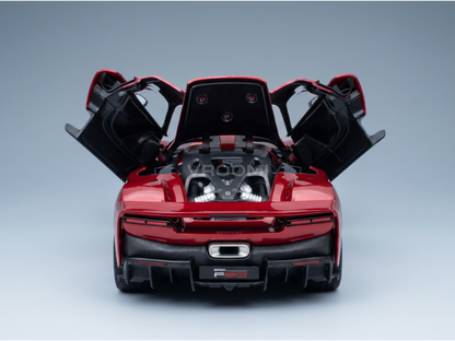 Rood Ferrari F80-schaalmodel met open deuren en motorruimte, gepresenteerd door Vroomi