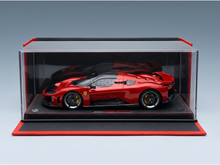 ferrari-f80-2024-carbon-silver-rims-con-vetrina-with-showcase-rosso-supercar-red-met-black-road-cars-266 - Vroomi