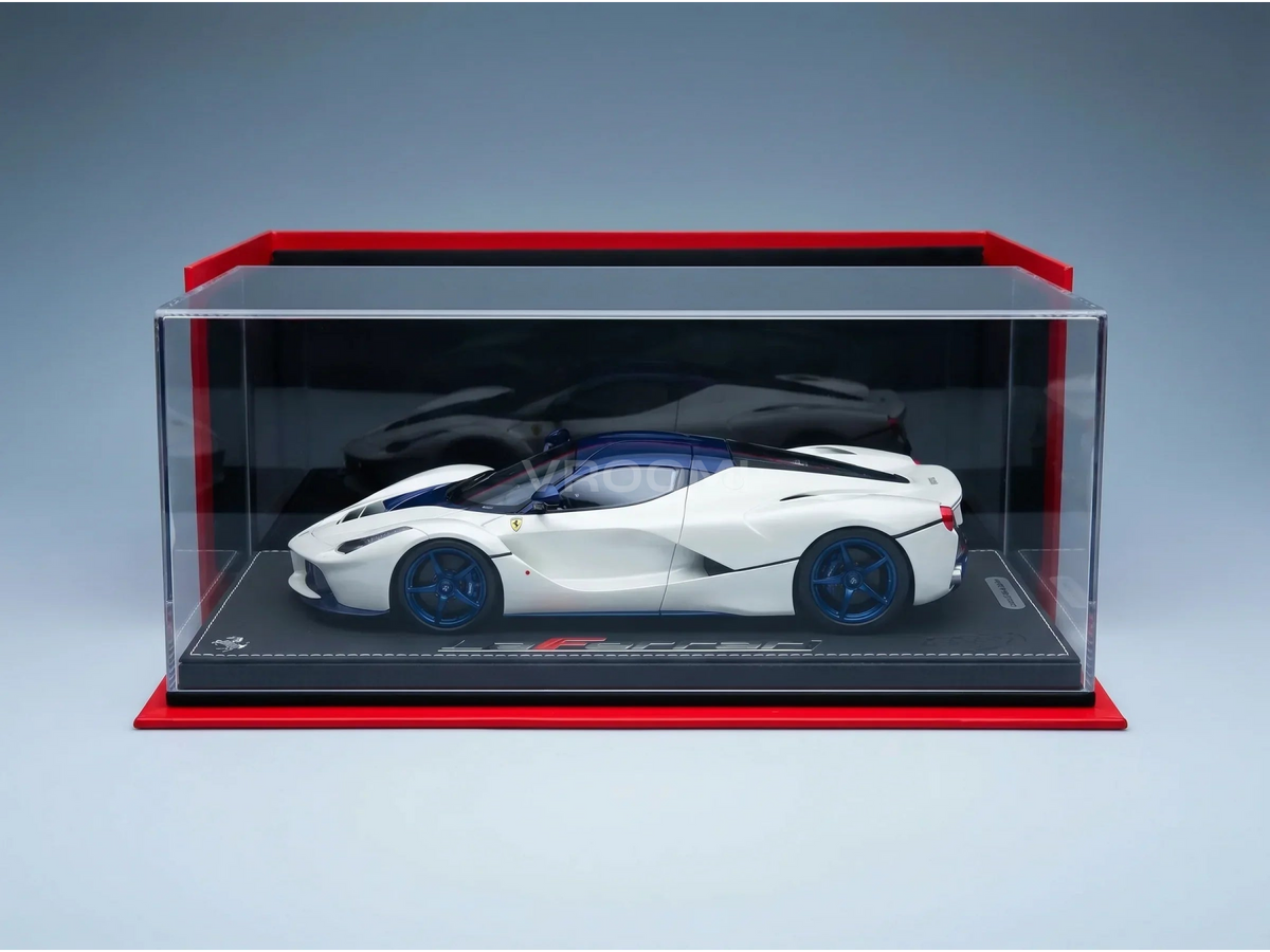 modellino  LaFerrari della Ferrari LaFerrari bianca modellino teca, presentato da Vroomi per i collezionisti