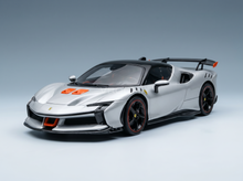 FERRARI | SF90 XX STRADALE 2024 | BIANCO ARTICO - NARANJA METALIZADO Y NEGRO