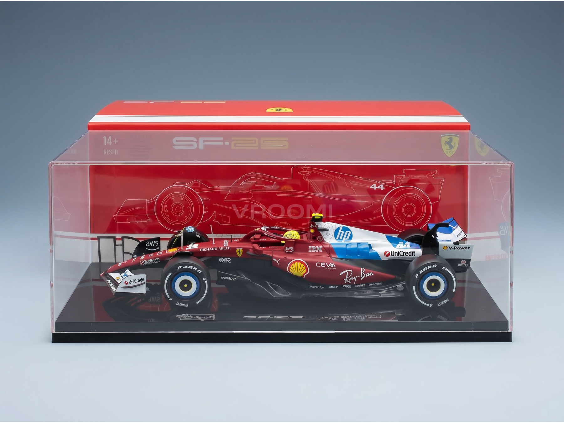 Maquette de la Ferrari SF-25 dans un coffret de présentation, arborant la marque Vroomi et les logos des sponsors, destinée aux collectionneurs.