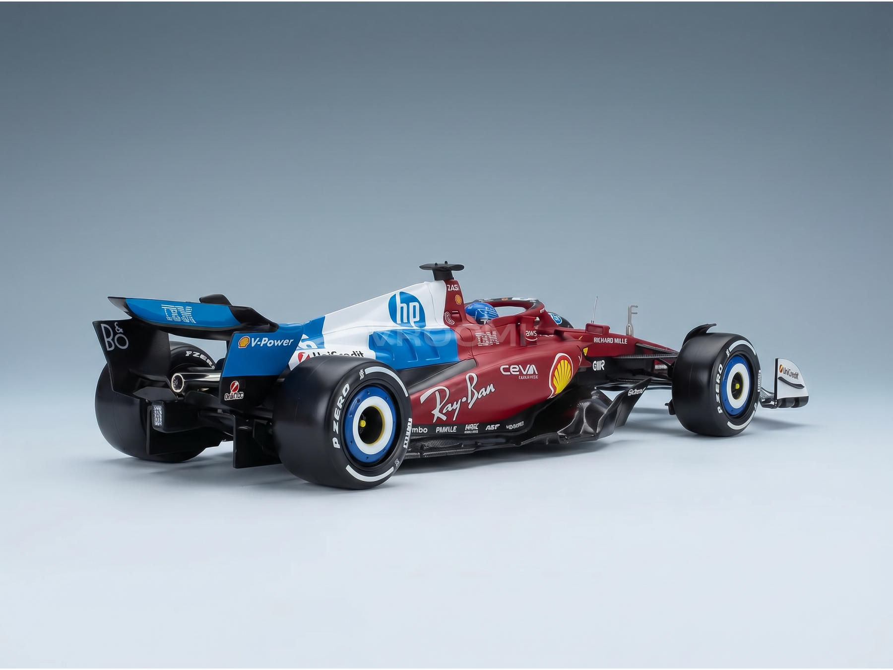 Maqueta a escala de un Ferrari de F1 con los colores corporativos de Ray-Ban, Shell y HP, presentada para los coleccionistas de Vroomi