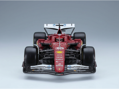 Maquette de voiture de F1 Ferrari rouge, arborant les logos Shell et HP, présentée par Vroomi à l'intention des collectionneurs.
