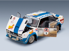 FIAT - 131 ABARTH (vuile en nachtversie) N 1 WINNAAR RALLY 1000 LAKES 1980 MARKKU ALEN - ILKKA KIVIMAKI - WIT LICHT