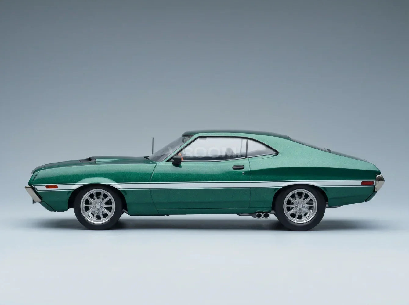 FORD USA - GRAN TORINO COUPÉ 1972 - GROEN METALIC MET WIT Vroomi Schaalmodellenwinkel