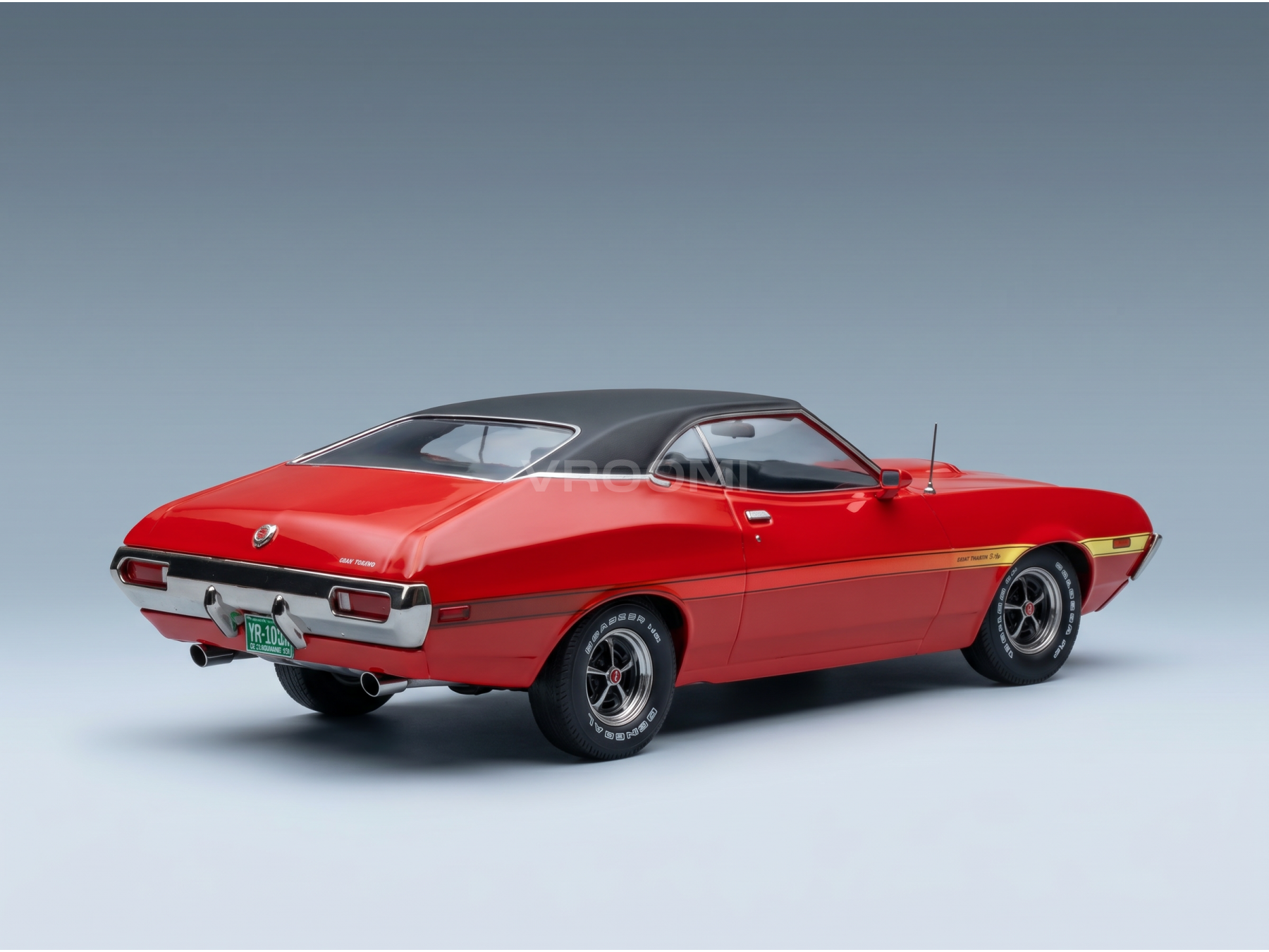 Ford Gran Torino Coupé 1972 Red Black IXO Models 1:18 scale model - image 2