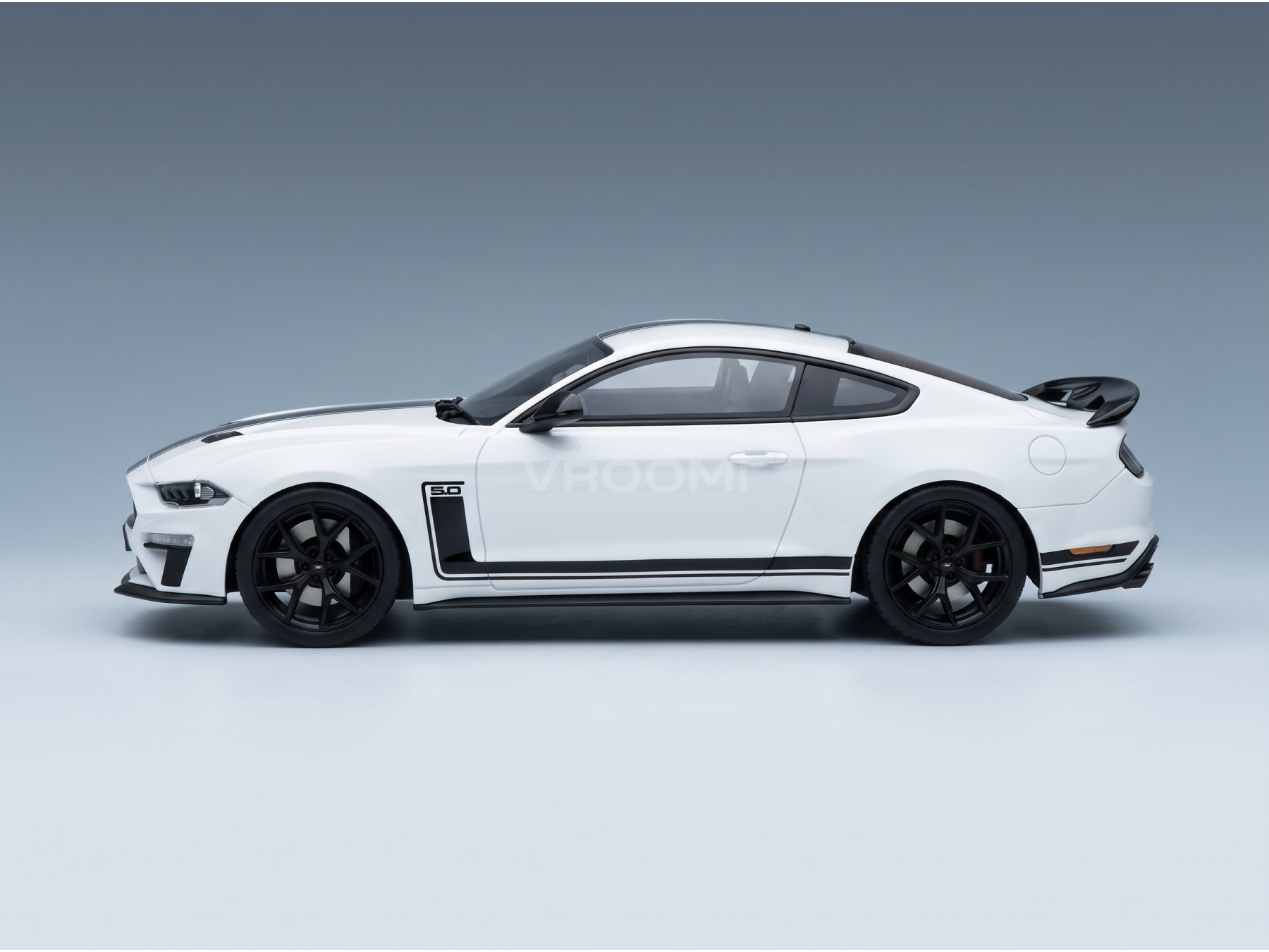 FORD EE. UU. - MUSTANG COUPÉ 5.0 R-SPEC, volante a la derecha, 2020 - BLANCO Y NEGRO - COCHES DE CARRETERA