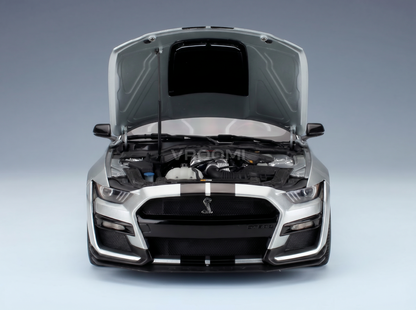 FORD EE. UU. - MUSTANG SHELBY GT500 COUPÉ 2023 - ICONIC SILVER. Maqueta de coche en Vroomi