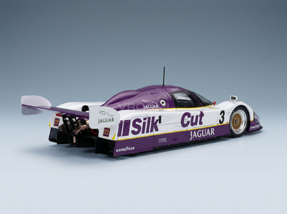 JAGUAR  XJR12 7,0 l V12 TEAM SILK CUT JAGUAR .W.RACING N 3 WINNAAR 24 uur van Le Mans 1990 JOHN NIELSEN - PRICE COBB - MARTIN BRUNDLE - WIT PAARS
