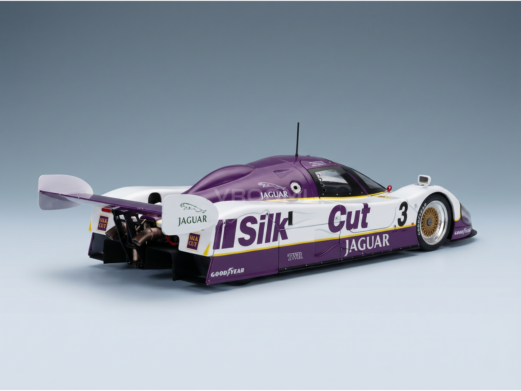 jaguar-xjr12-7-0l-v12-team-silk-cut-t-w-racing-n-3-winner-24h-le-mans-1990-john-nielsen-price-cobb-martin-brundle-white-purple-cars-623 - Vroomi