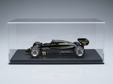 LOTUS | F1  91 N 11 SEASON 1982 E.DE ANGELIS - CON VETRINA - WITH SHOWCASE