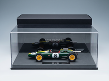 LOTUS – F1 CLIMAX 25 N 8 WELTMEISTER-SIEGER ITALIEN GP 1963 JIM CLARK – MIT VITRINE – GRÜN-GELB Modellauto auf Vroomi