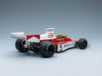 McLAREN - F1 M23 FORD TEXACO N° 5, VAINQUEUR DU GP DE BELGIQUE, EMERSON FITTIPALDI, CHAMPION DU MONDE 1974 - ROUGE ET BLANC - Boutique de modèles réduits de voitures Vroomi