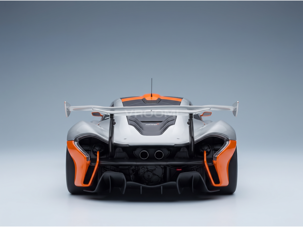 McLAREN - P1 GTR PEBBLE BEACH 2015 - CON VETRINA - WITH SHOWCASE - GREY ORANGE - ROAD CARS