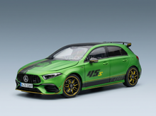 MERCEDES BENZ - CLASSE A A45S 4MATIC AMG 2023 - VERDE METALLIZZATO E NERO - modellino in scala modellino Vroomi