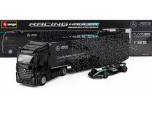 Maqueta de coche: camión Mercedes-Benz Actros Gigaspace con el monoplaza de F1 W15, colección Vroomi