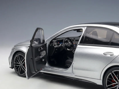 MERCEDES-BENZ - CLASSE C C63 S E-PERFORMANCE 2024 - HIGHTECH SILVER Boutique de modèles réduits Vroomi