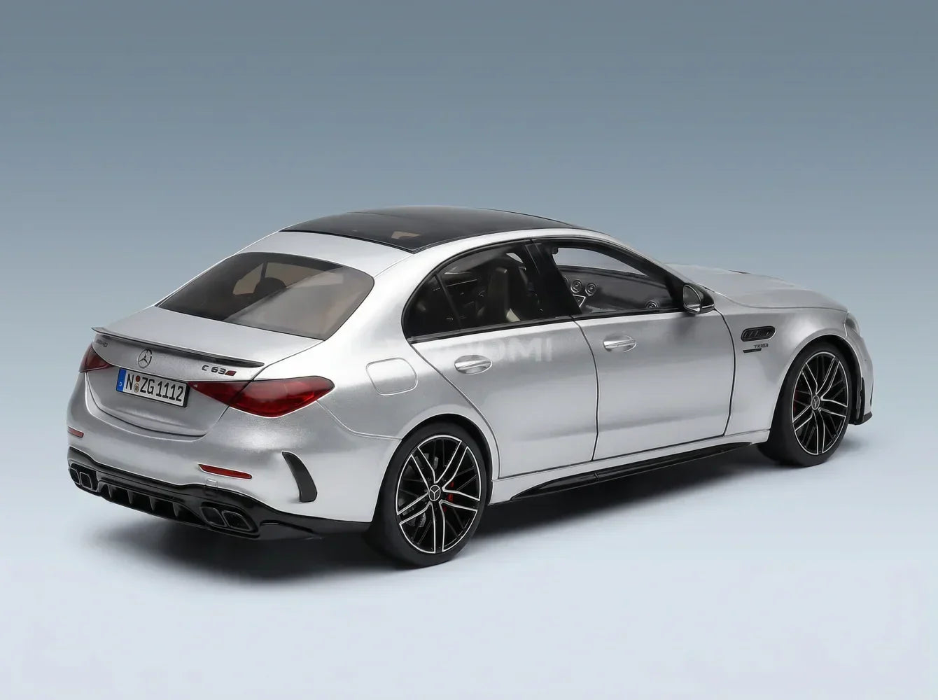 MERCEDES-BENZ - CLASSE C C63 S E-PERFORMANCE 2024 - HIGHTECH SILVER Boutique de modèles réduits Vroomi