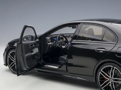 MERCEDES BENZ - C-KLASSE C63 S E-PERFORMANCE 2024 - OBSIDIAN BLACK Vroomi Schaalmodellenwinkel