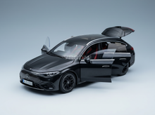 MERCEDES BENZ - CLASSE CLA (X174) SHOOTING BRAKE SW STATION WAGON 2025 - COSMOS BLACK modellino in scala modellino Vroomi