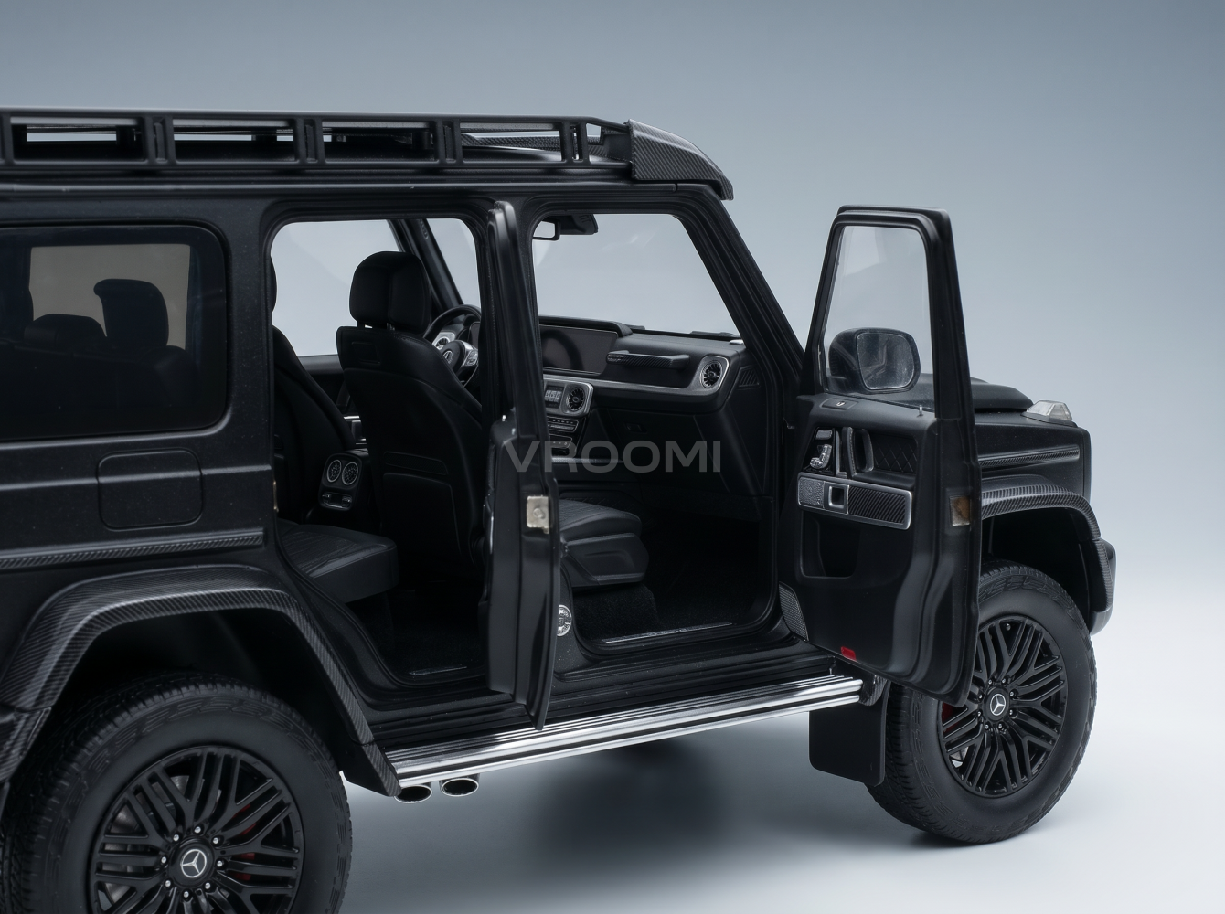 MERCEDES-BENZ – G-KLASSE G63 4x4 AMG 2023 – NIGHT BLACK – Modellauto auf Vroomi