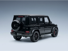 Maqueta a escala del Mercedes-AMG G63 negro de Vroomi, con un diseño detallado y un acabado elegante.