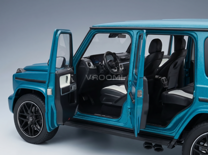 MERCEDES BENZ - CLASE G G63 AMG (W465) 2025 - HYPER BLUE Maqueta de coche en Vroomi