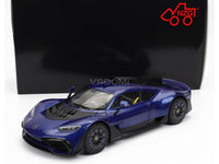 Voiture miniature Mercedes-AMG ONE bleue par NZG, présentée avec le marquage Vroomi pour les collectionneurs