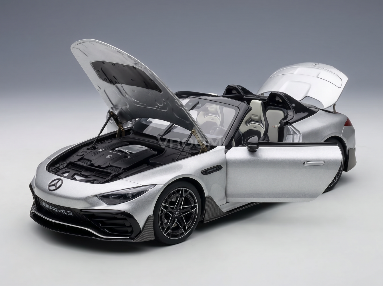 MERCEDES-BENZ – SL-KLASSE AMG 4,0 l V8-Biturbo 585 PS PureSpeed SPIDER OPEN 2025 – SILBER Modellauto auf Vroomi