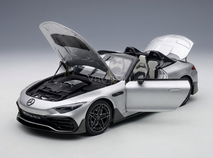 MERCEDES-BENZ – SL-KLASSE AMG 4,0 l V8-Biturbo 585 PS PureSpeed SPIDER OPEN 2025 – SILBER Modellauto auf Vroomi