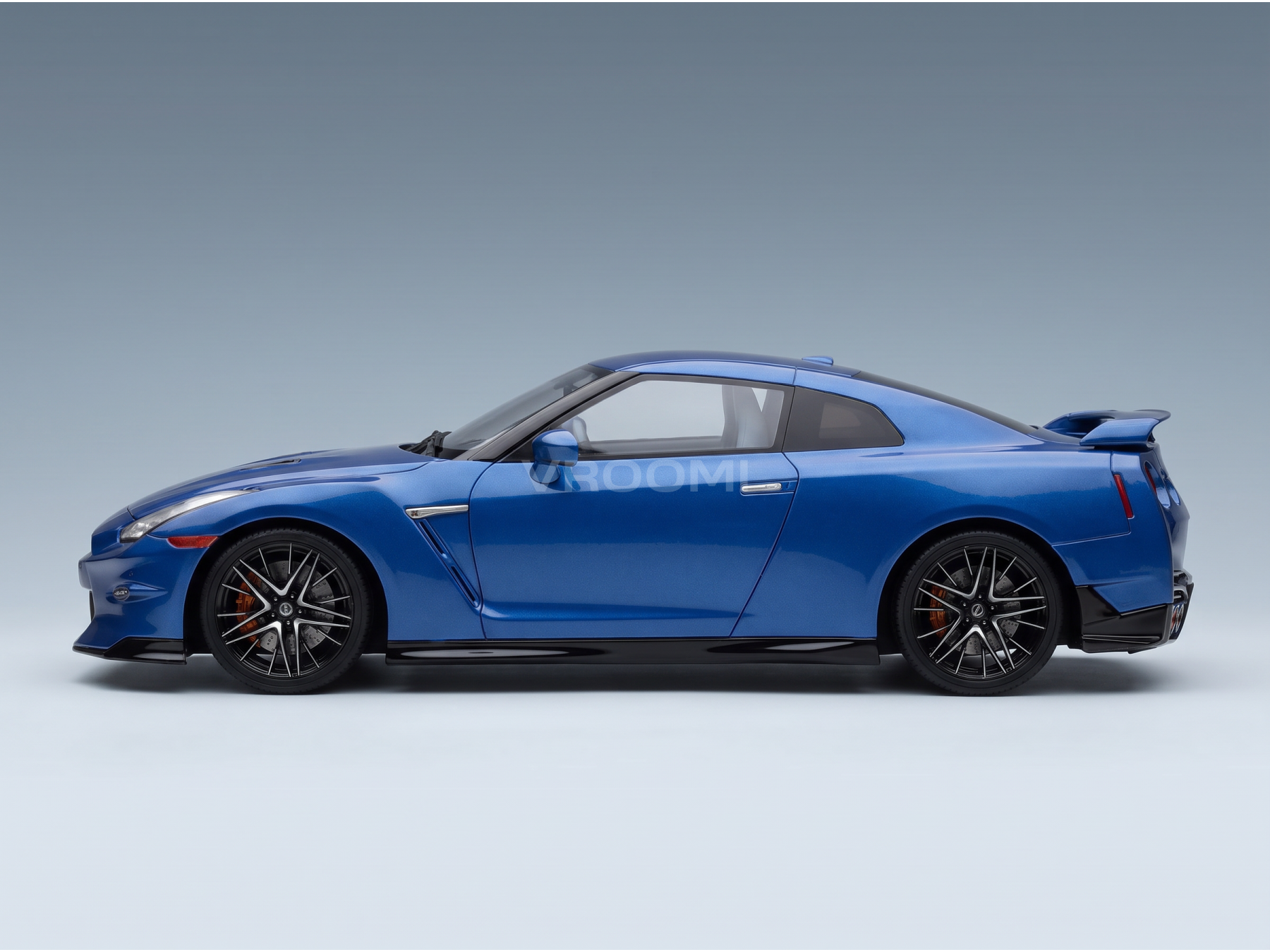 NISSAN - SKYLINE GT-R COUPÉ 2024 - BAYSIDE BLUE - VOITURES DE SÉRIE