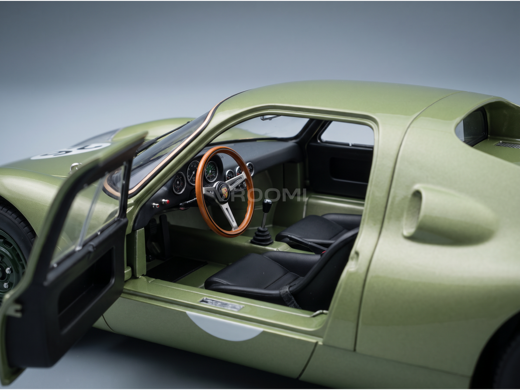 PORSCHE - 904 CARRERA GTS ch.904-025 N 26 SILVERSTONE INTERNATIONAL GRAND TOURING 1964 INNES IRELAND - GREEN - RACING