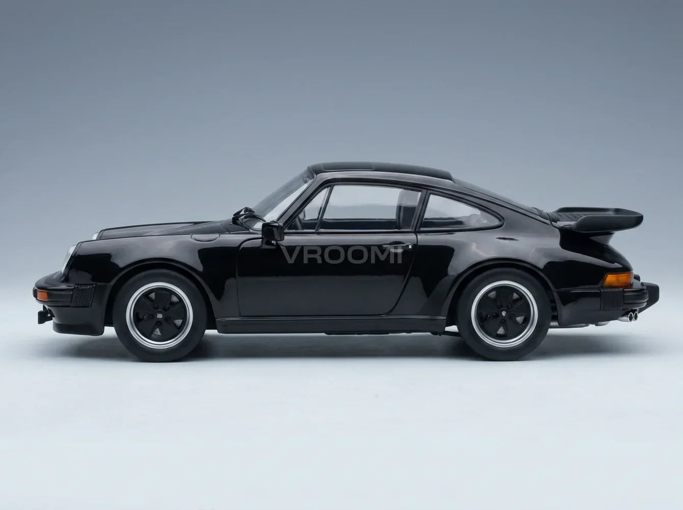 PORSCHE - 911 930 3,3 L TURBO COUPÉ 1977 - NOIR Boutique de modèles réduits Vroomi