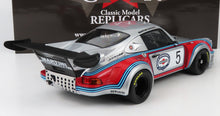 PORSCHE – 911 930 CARRERA RSR TURBO 2,1 l TEAM MARTINI RACING Nr. 5 BRANDS HATCH 1974 H. MÜLLER – G. VAN LENNEP – SILBER-ROT-BLAU Modellauto auf Vroomi