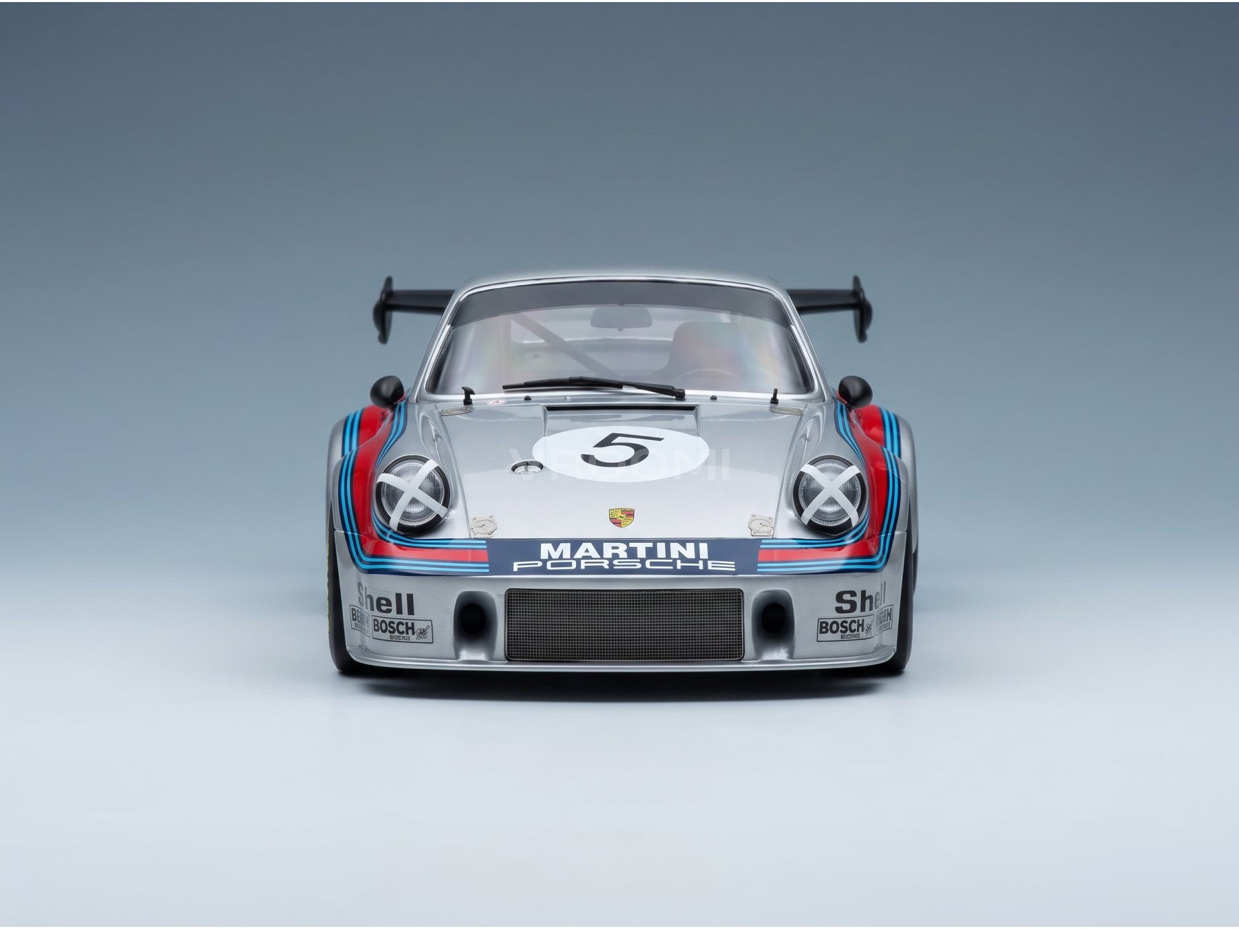 PORSCHE - 911 930 CARRERA RSR TURBO 2,1 L TEAM MARTINI RACING N.º 5 BRANDS HATCH 1974 H. MULLER - G. VAN LENNEP - ROJO PLATEADO
