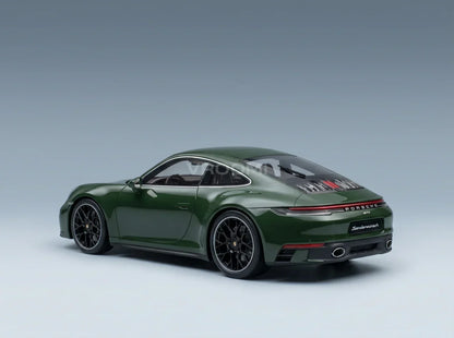 PORSCHE - 911 992-2 CARRERA GTS COUPÉ ÉDITION CUARENTA 2024 - AVEC VITRINE - WITH SHOWCASE - VROOMI - Maquettes de voitures à l'échelle