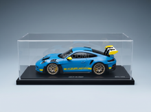 PORSCHE - 911 992 GT3 RS COUPÉ 2023 - BLEU CLAIR ET JAUNE Maquette de voiture sur Vroomi