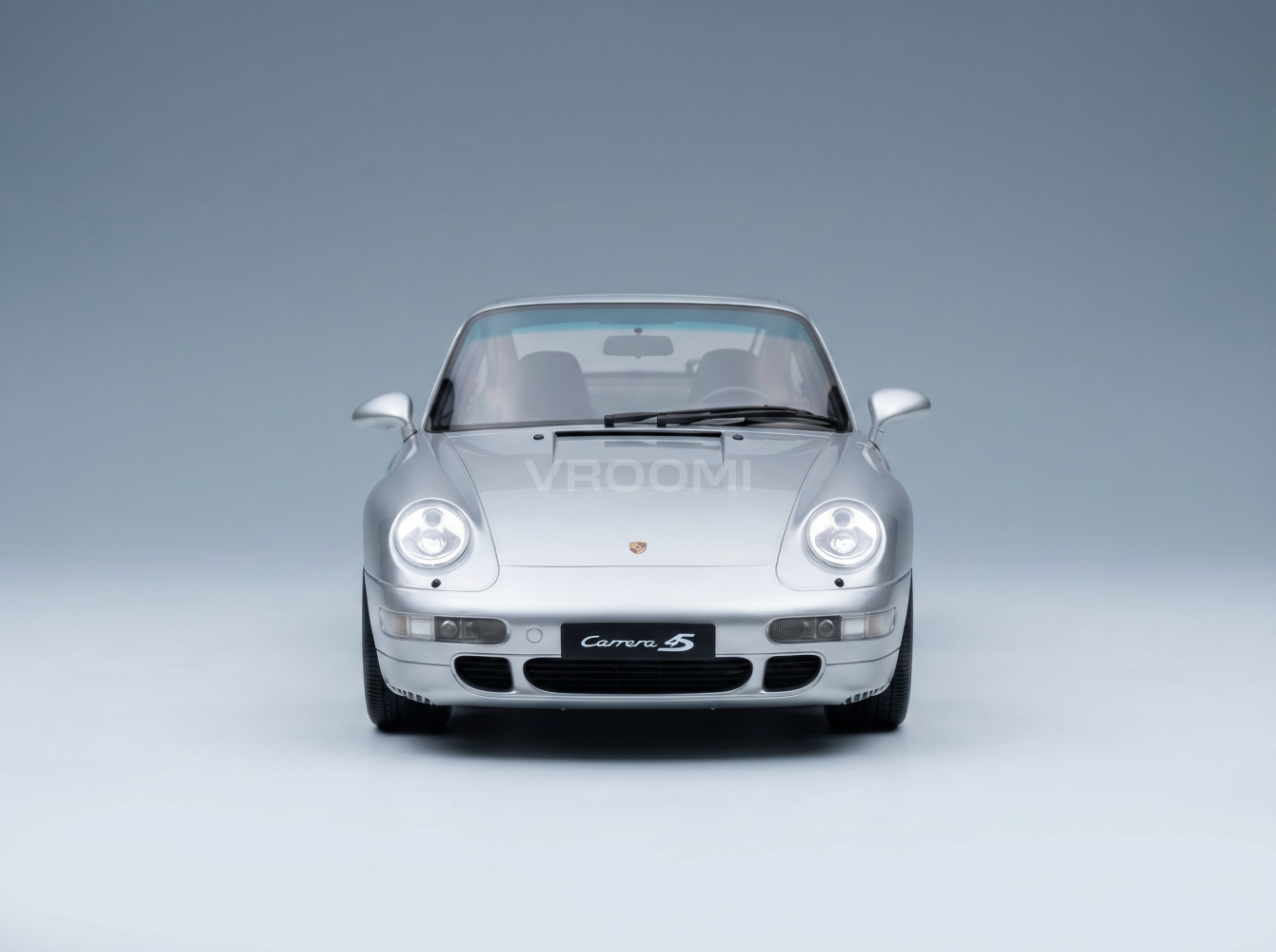 Porsche 911 993 Carrera 4S Coupé 1995 mit Vitrine – silber – Road Cars 100 – Vroomi