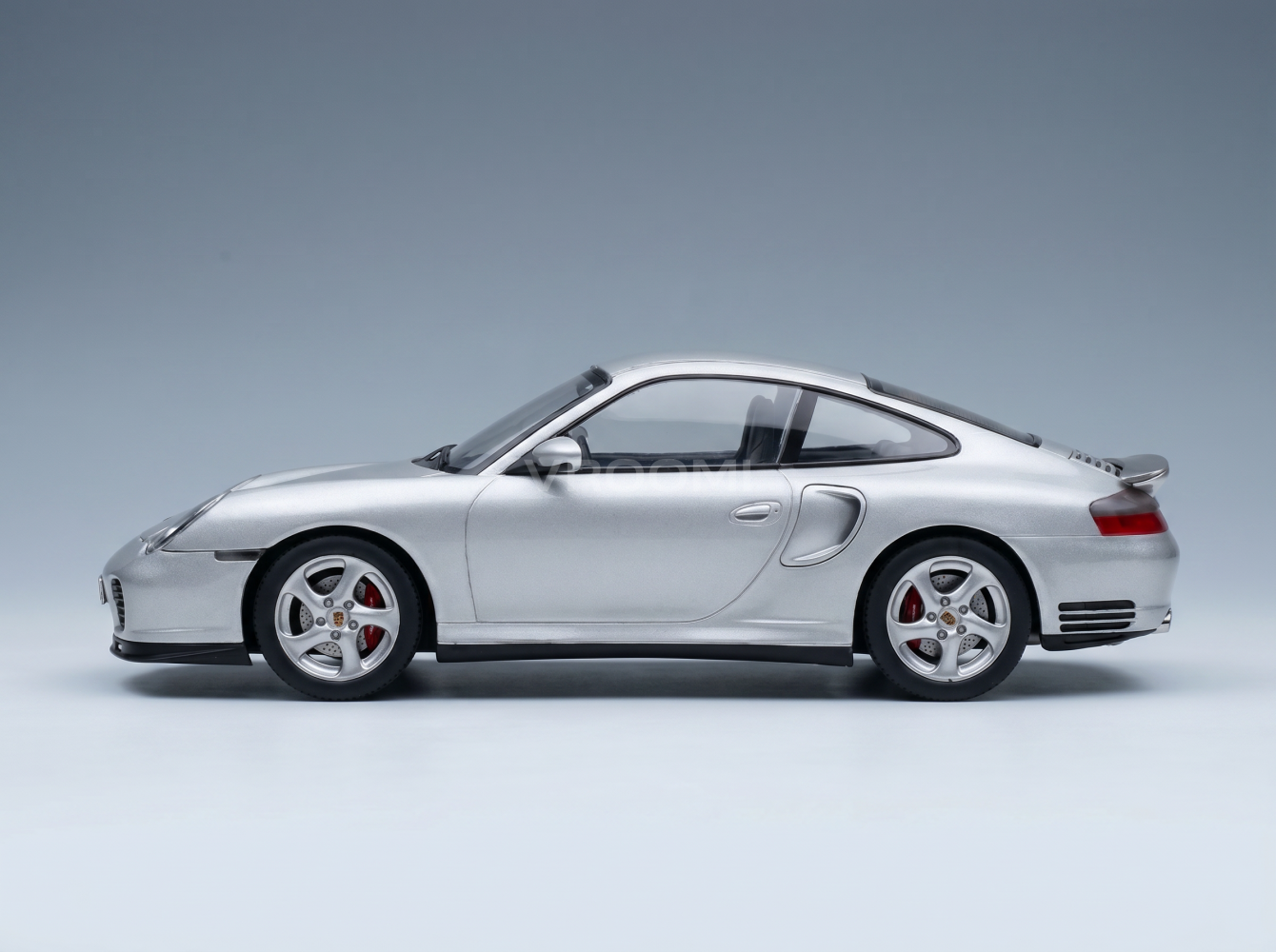 porsche-911-996-turbo-coupé-2000-silber-straßenfahrzeuge-577 - Vroomi
