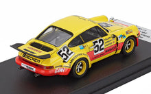 PORSCHE - 911 CARRERA RSR EQUIPA ECURIE DU NORD N.º 52 24h DE LE MANS 1975 WILLIAM VOLLERY - ROGER DORCHY - ERIC CHAPUIS - AMARELO E VERMELHO Modelo em escala no Vroomi