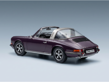Paars Porsche 911 Targa-schaalmodel van Vroomi, met een klassiek ontwerp en gedetailleerd vakmanschap.