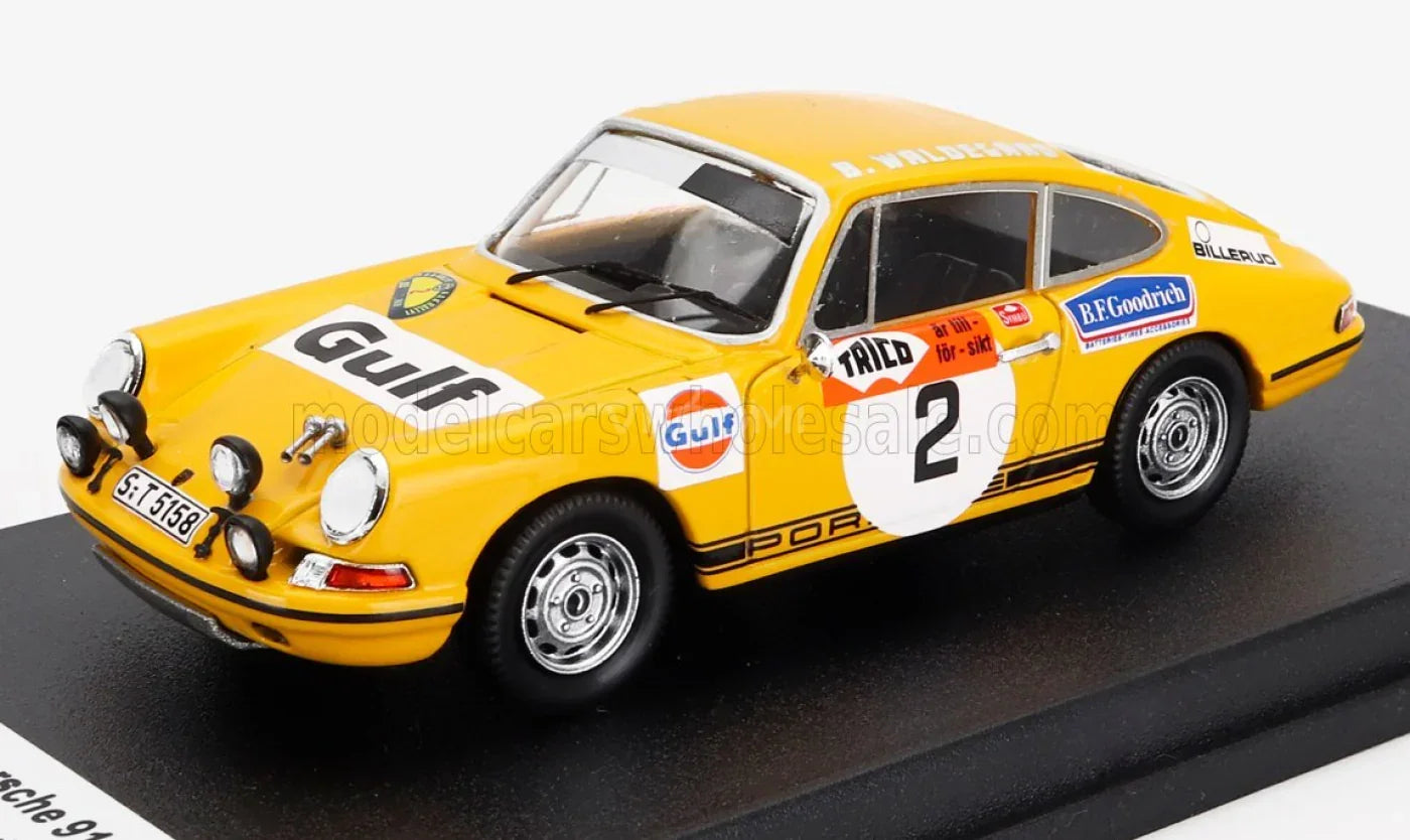PORSCHE - 911S COUPÉ (versión nocturna) N.º 2, GANADOR DEL RALLY DE SUECIA DE 1970, BJORN WALDEGAARD - LARS HELMER - AMARILLO Tienda de maquetas de coches Vroomi