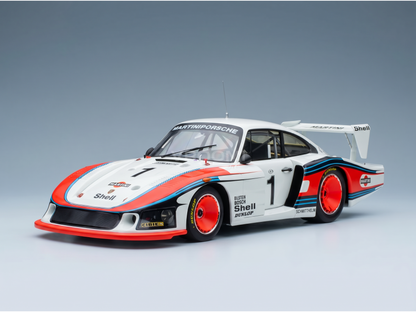 Maqueta de coche Porsche Martini con las marcas Shell y Dunlop, presentada por Vroomi