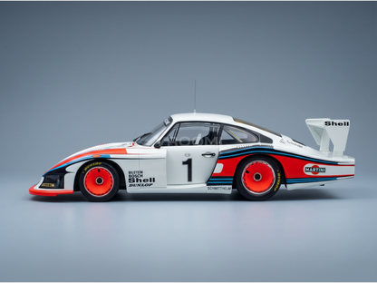 Maqueta a escala del Porsche 935 Martini Racing con la decoración de Shell, llantas rojas y el número 1 — Vroomi