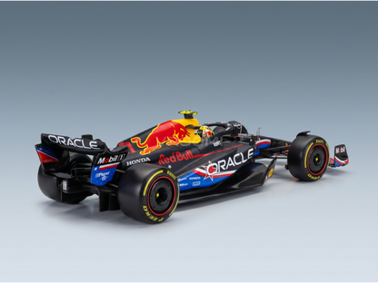 Maquette de voiture Red Bull de la marque Vroomi, avec un logo très détaillé et un design épuré.