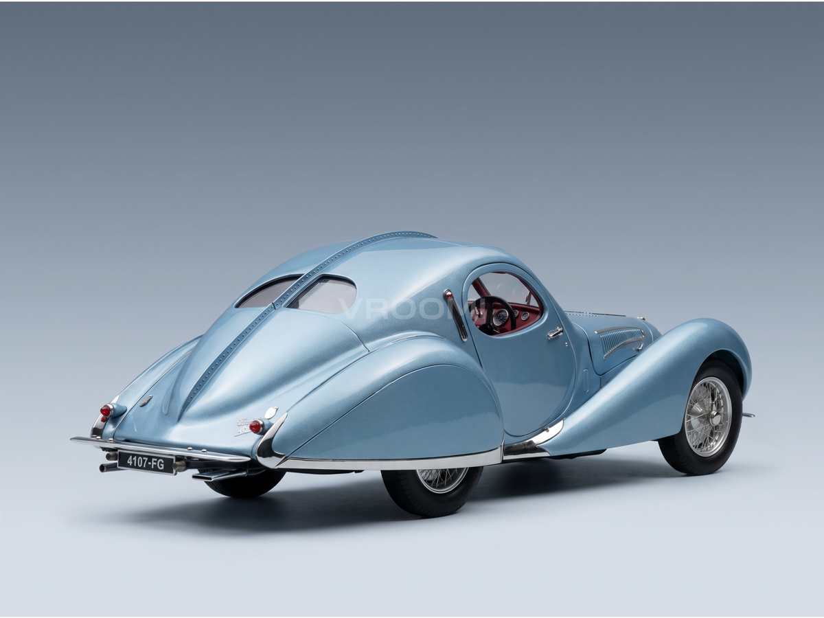 Talbot Lago T150 Coupé C-SS Teardrop Figoni & Falaschi 1937 Light Blue Metallic CMC 1:18 scale model - image 5
